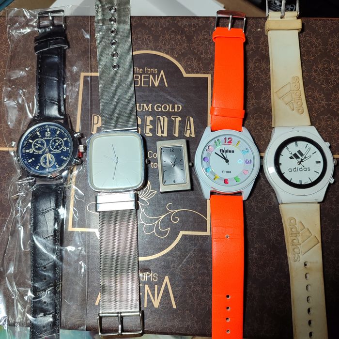 Лот наручных часов