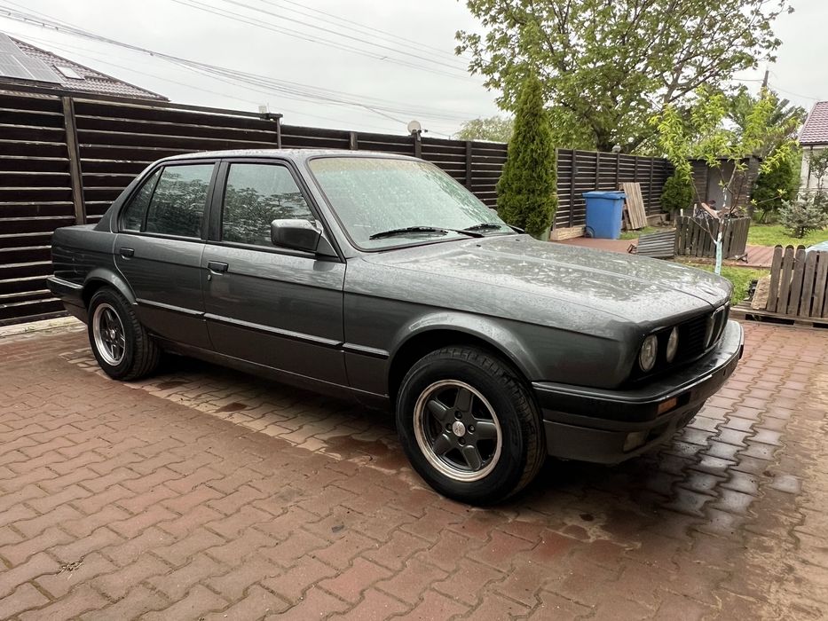 De vanzare bmw e30 318i  (ursulet)