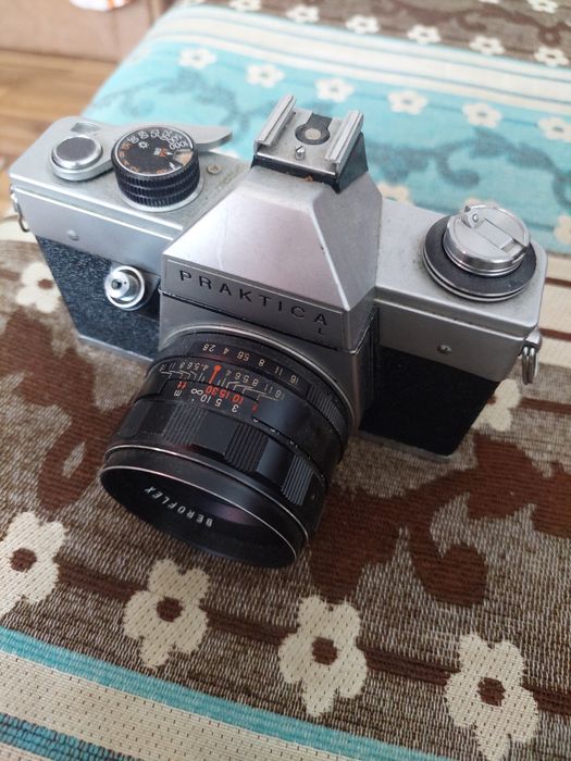 Aparat foto pe film Praktica L, cu obiectiv 2.8 , f-50mm,model vintage