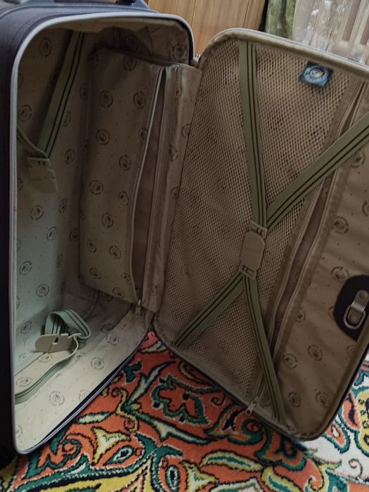 Продаю чемодан недорого