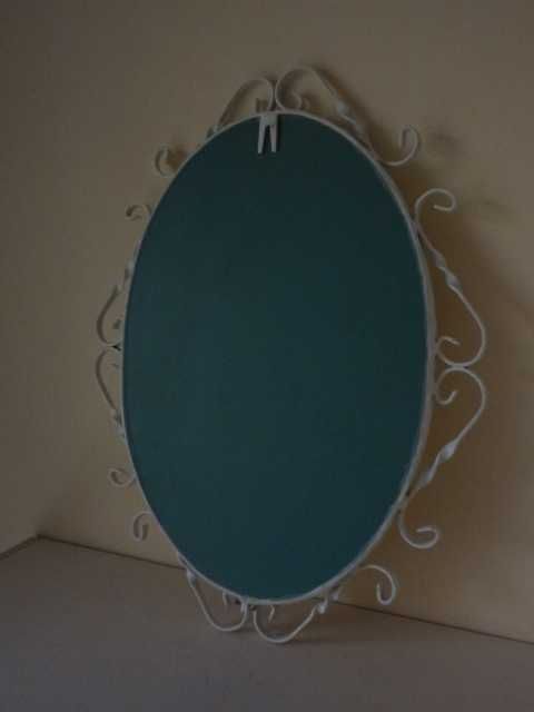 Винтидж огледало с метална рамка