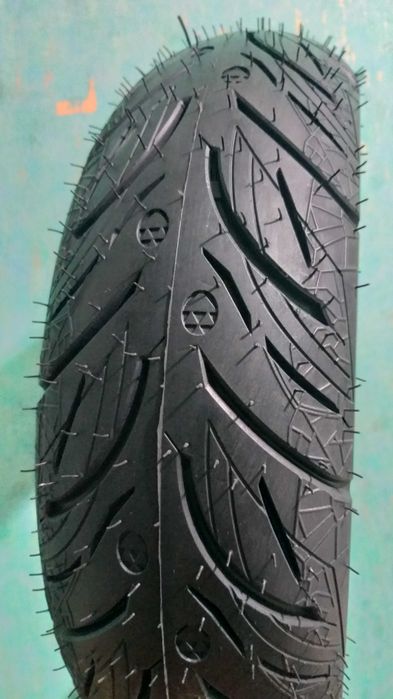 Продаётся пакрышки-шины для скутеров НОВЫЙ!