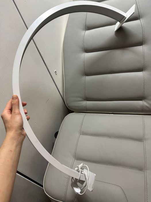 Профессиональная
Бестеневая лампа. Настольная лампа. Светильник