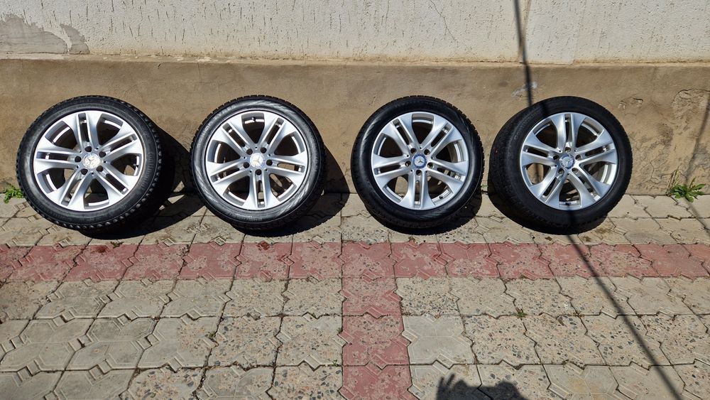Продам зимние шины с дисками Мерседес