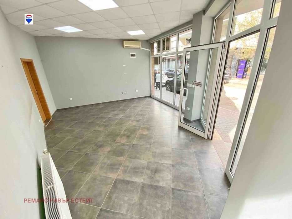 Продава се Магазин в Русе, Възраждане - 32 кв.м за 2407 €/кв.м - Снимка #2