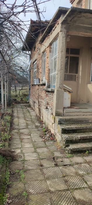 Продава се къща в с. Надарево