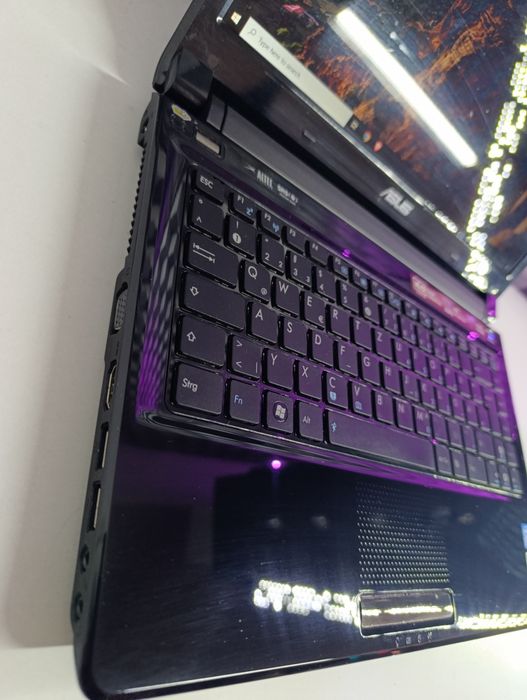 Laptop asus 13 inch perfect diagnoza auto model ul80v