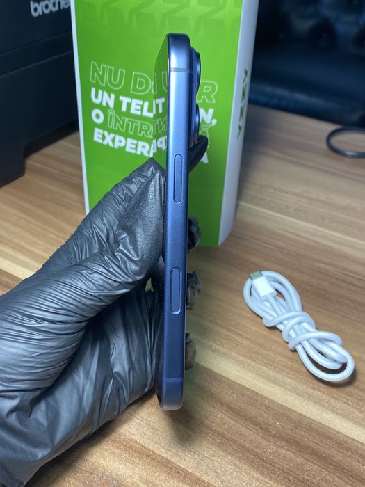 iPhone 17 Pro • 512 GB • Deep Blue