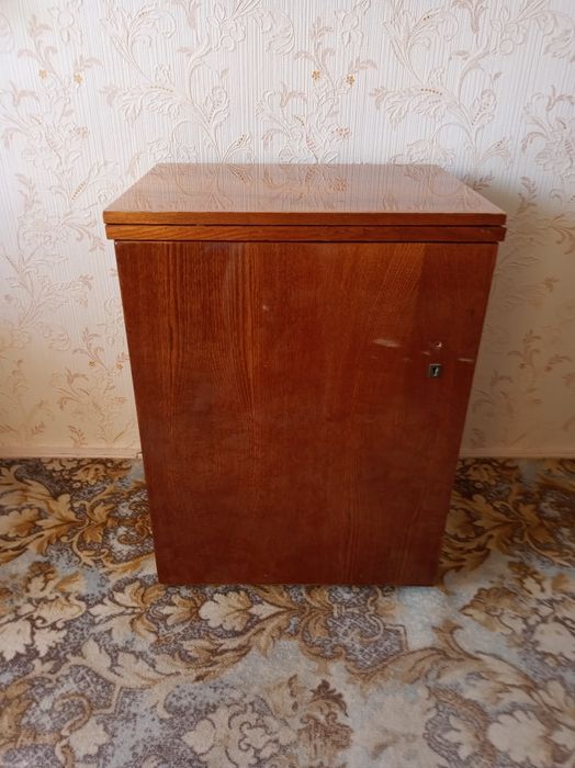 Швейная машина "Чайка-3".