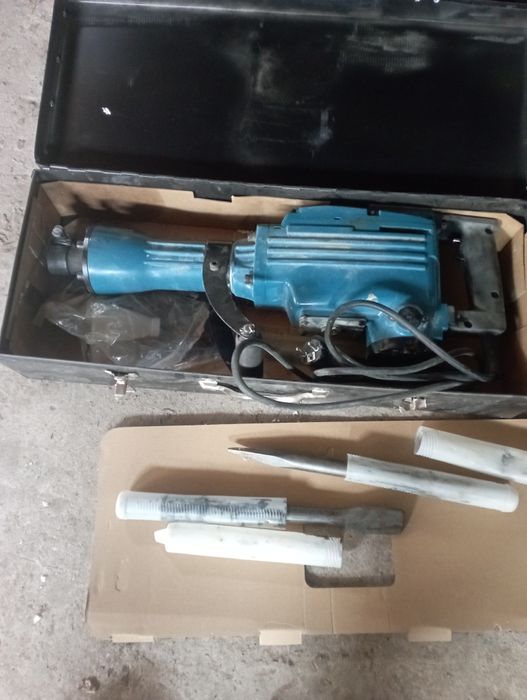 Генератор, адбойник, насос водиной