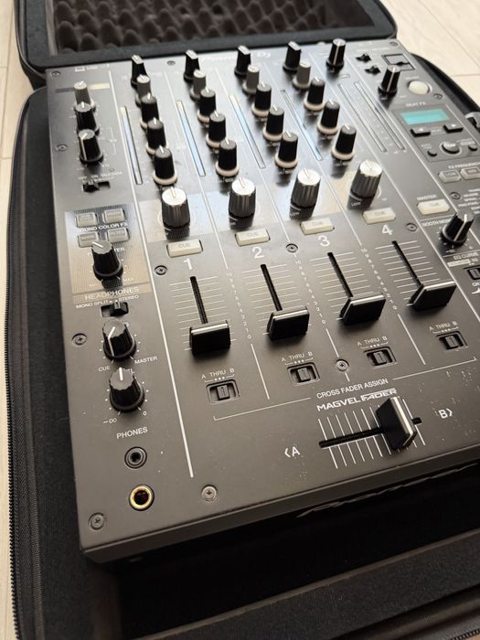Vand mixer DJ Pioneer DJM 750 mk2 + case