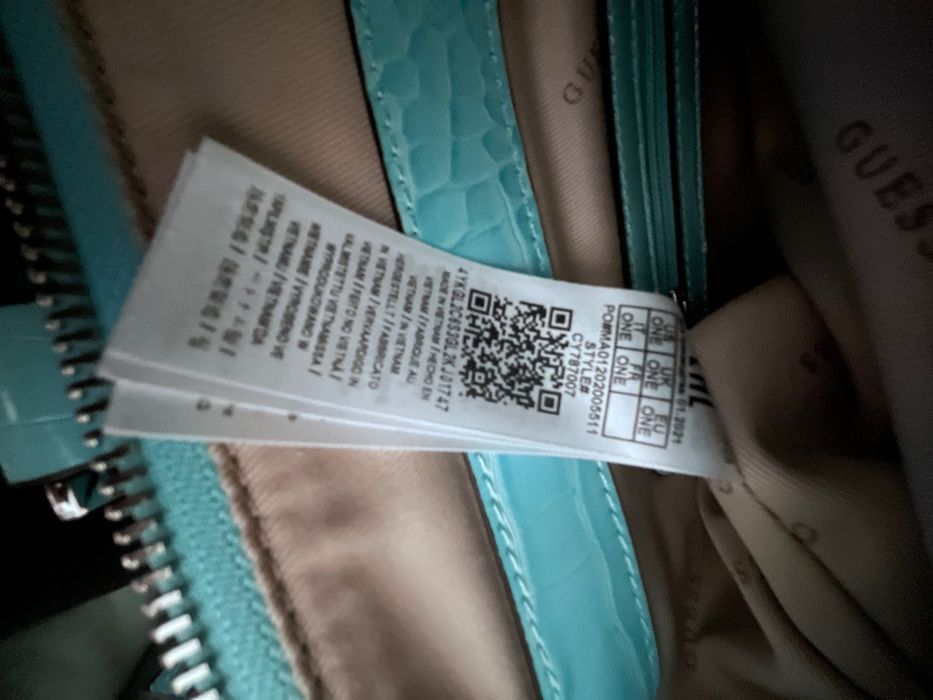 Дамска чанта Guess