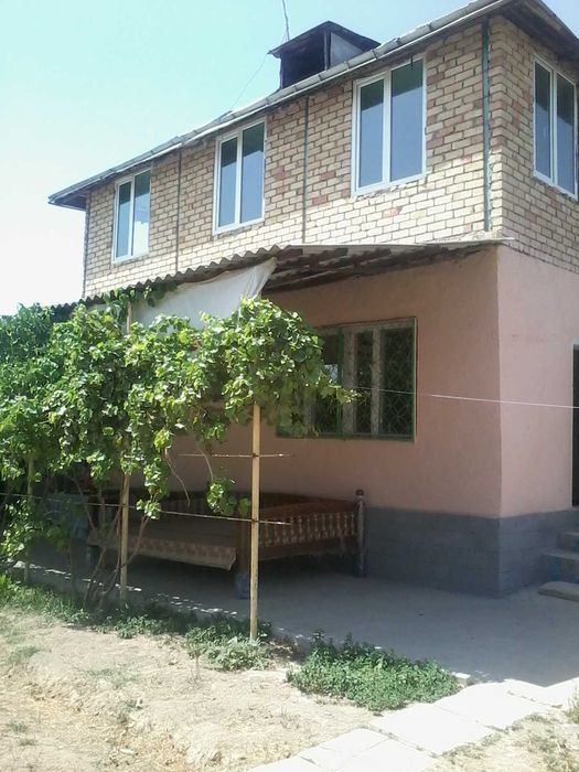 Продаю земельный участок 11 соток с Большим 2этажным домом в Халкабаде