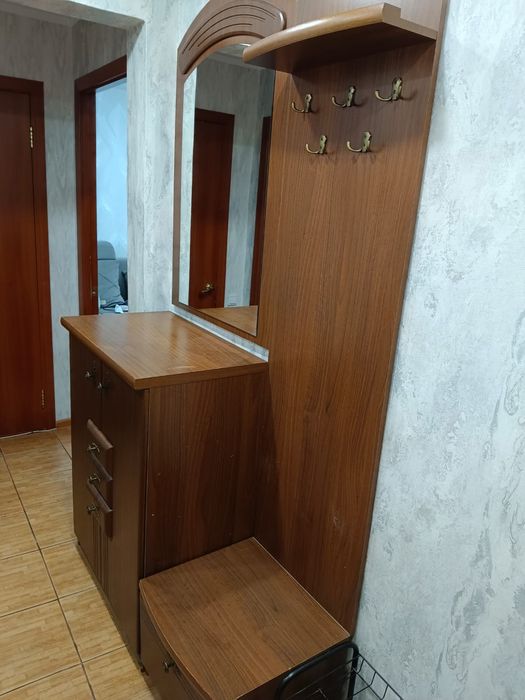 Продам прихожую.