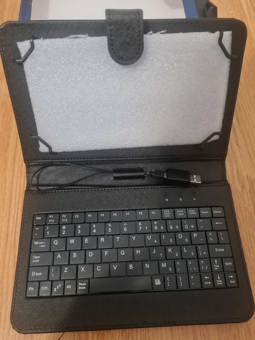 Husă cu tastatură tabletă