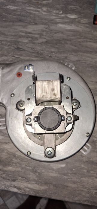 Ventilator ,exhaustor fum termosemineu peleti .fornello si royal