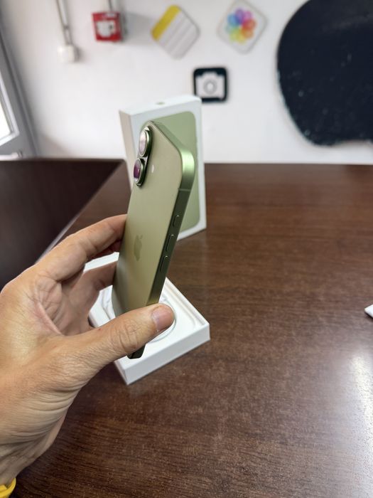 Vand Iphone 17 256Gb Full box Impecabil