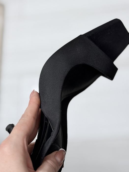 Продам босоножки