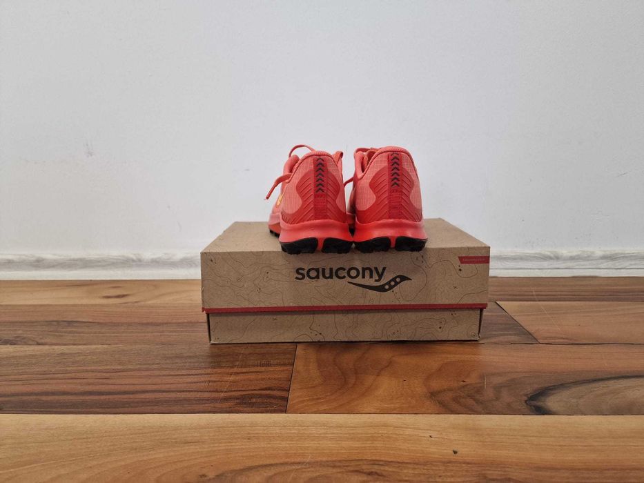 Saucony Обувки за планиско бягане Peregrine 12, 40.5 EU