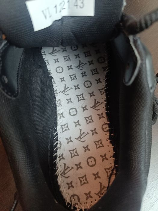 Sneakers Louis Vuitton skates mărimea 43