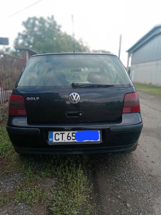Автомобил VW golf 4,1.4