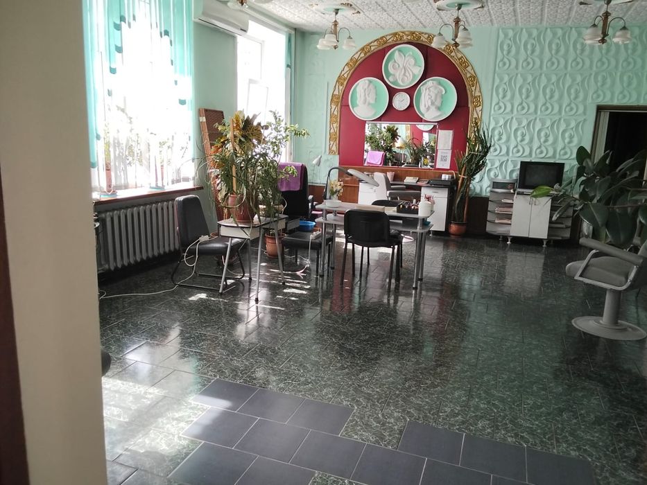 Парикмахерская Арай продаётся,бульвар Гагарина 12 а