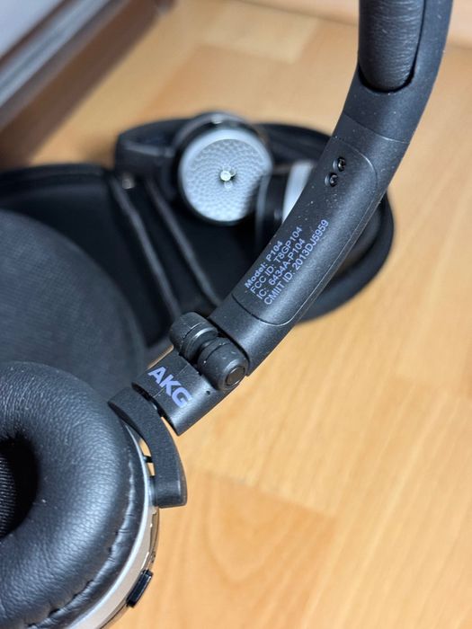 2 броя AKG/  комплект Слушалки за Мерцедес