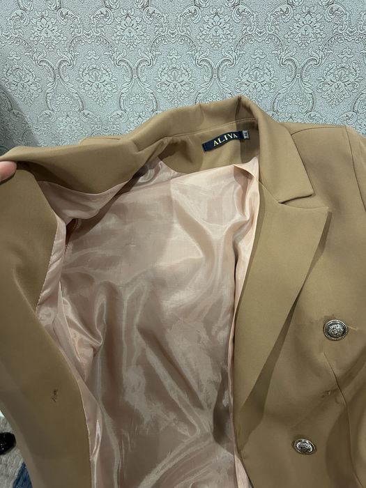 Продам костюм 44 размер