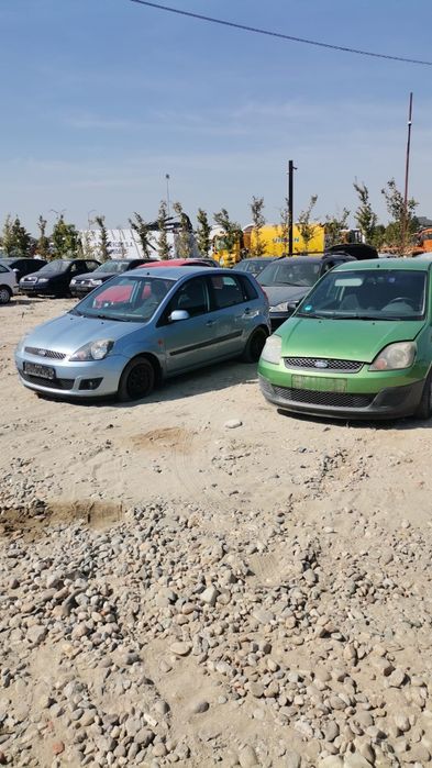 Bara capota aripa trager usa far Ford Fiesta
