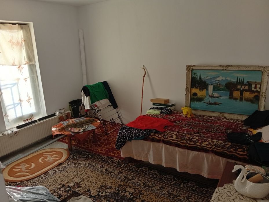 Casă de vânzare la doar 11 km de Pitești pentru mai multe detalii la Nr de telefon