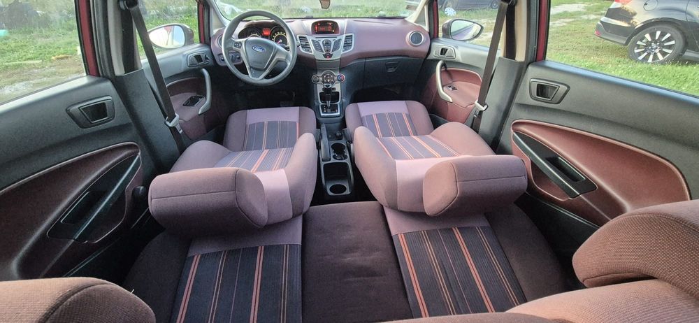 Ford fiesta 1.4 benzina cutie de viteze AUTOMATA