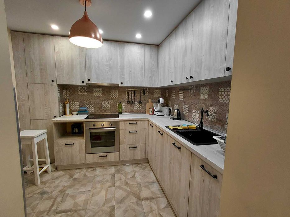 Давам под наем 3-стаен в Центъра