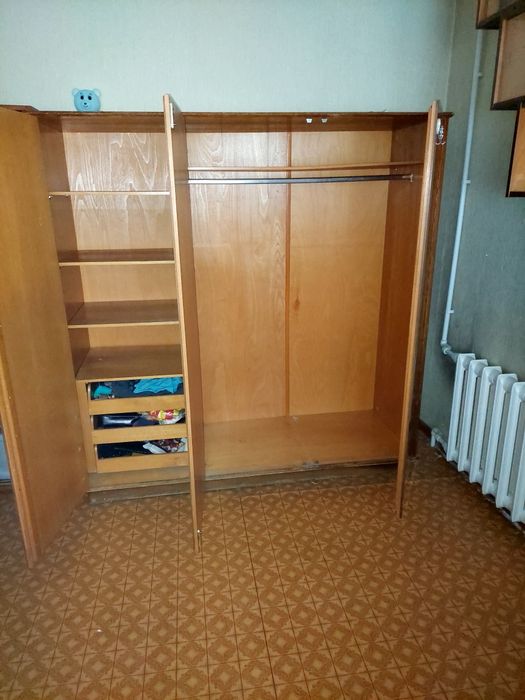 Шкаф для одежды (Чехословакия)