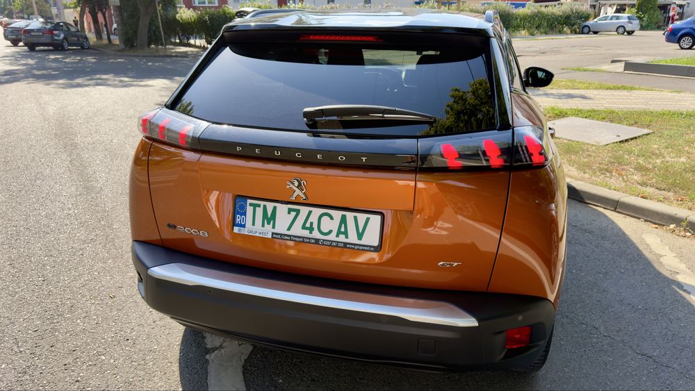 Peugeot E-2008 GT