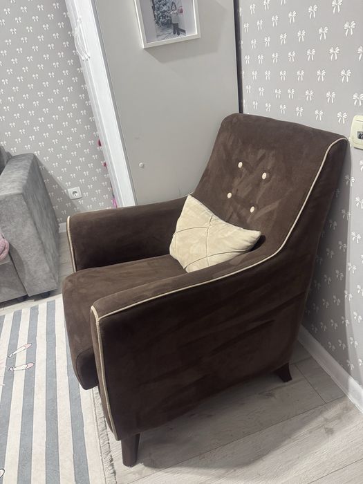 Продам крсело коричневого цвета