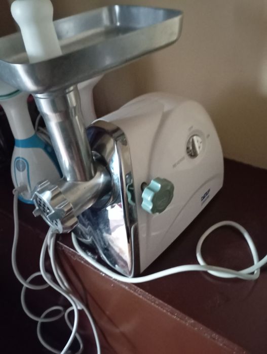 Электромясорубка DEEP 2500w