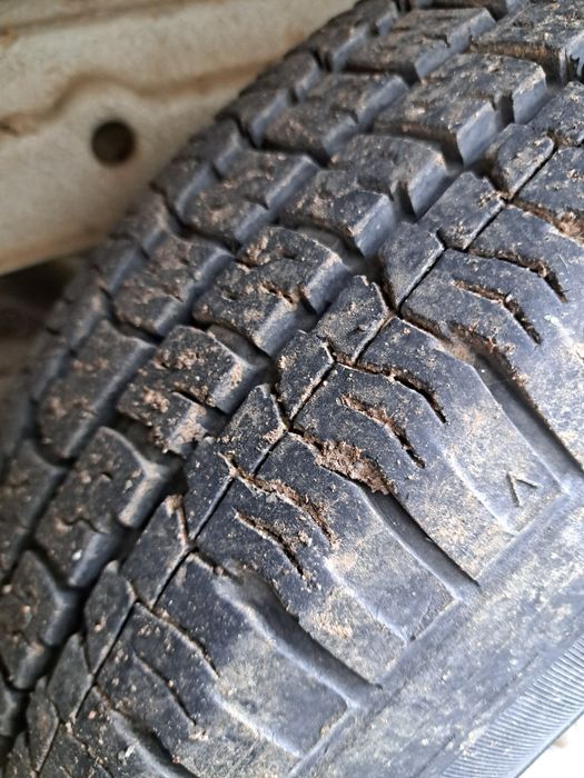 Продавам Mercedes 310 D