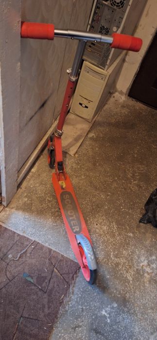 Vând trotinetă ieftin  100 lei !!!