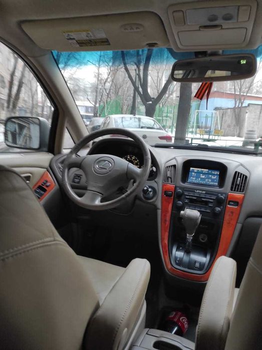 автомобиль Лексус RX300