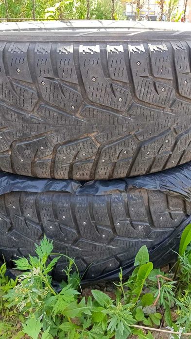 Продам шины 275/50R22