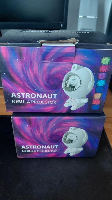 2 astronauți videoproiectoare noi cu telecomandă