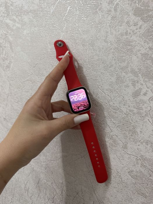 Продам Apple Watch SE
