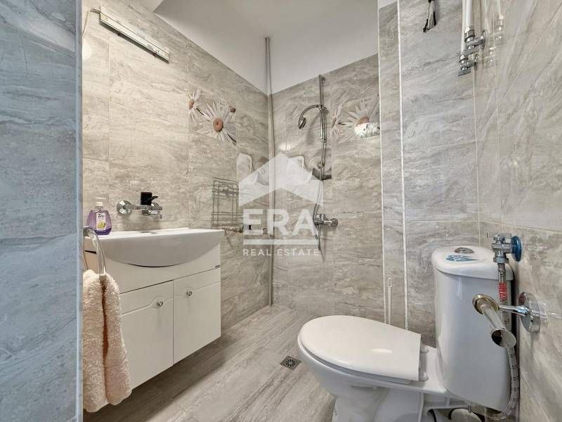 Южен двустаен апартамент с паркомясто в широкия център на София