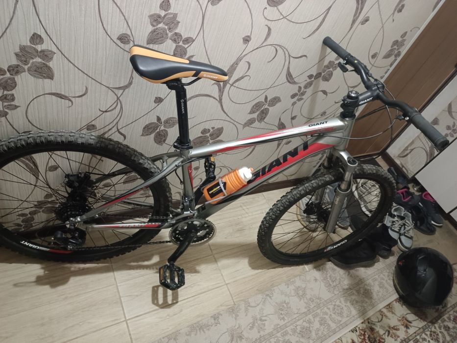 Продам велосипед Giant