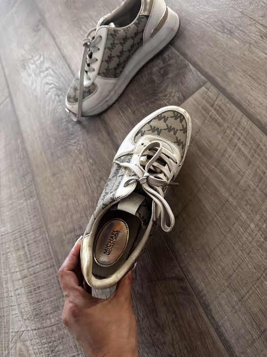 Брендовые кроссовки MK