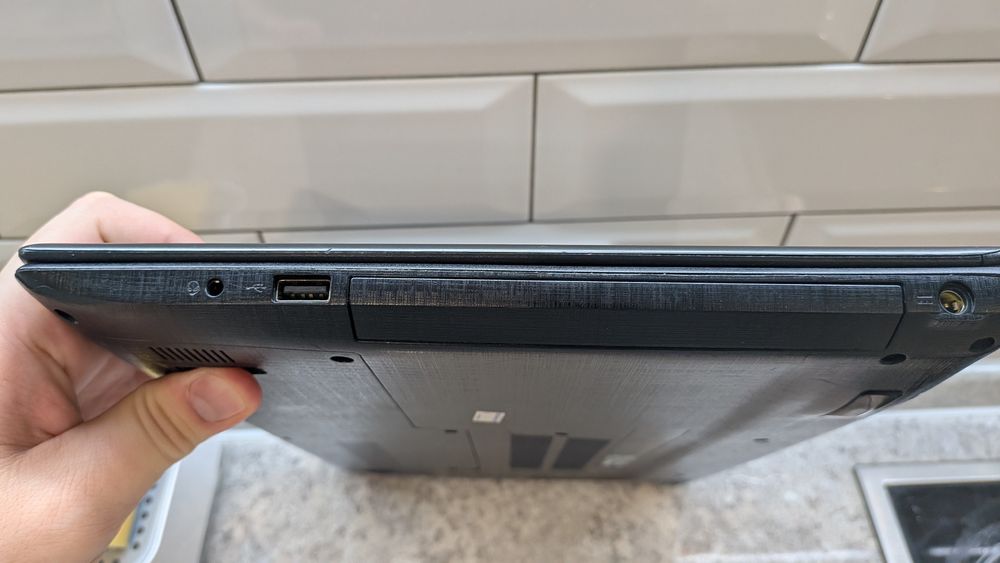 Ноутбук Acer Aspire E 15 E5-576
