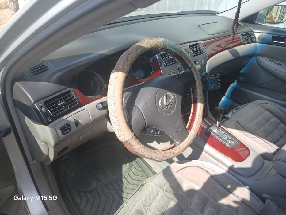 Автомашина лексус es300