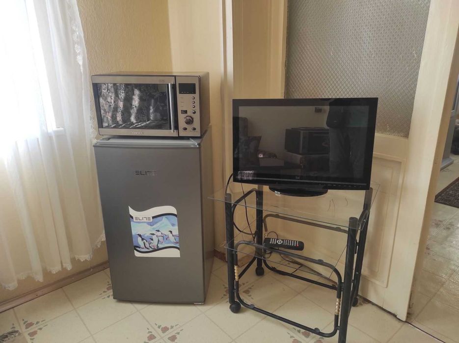 Дава се под наем Едностаен апартамент в Хасково, Център - 40 кв.м за 142.8 € - Снимка #3