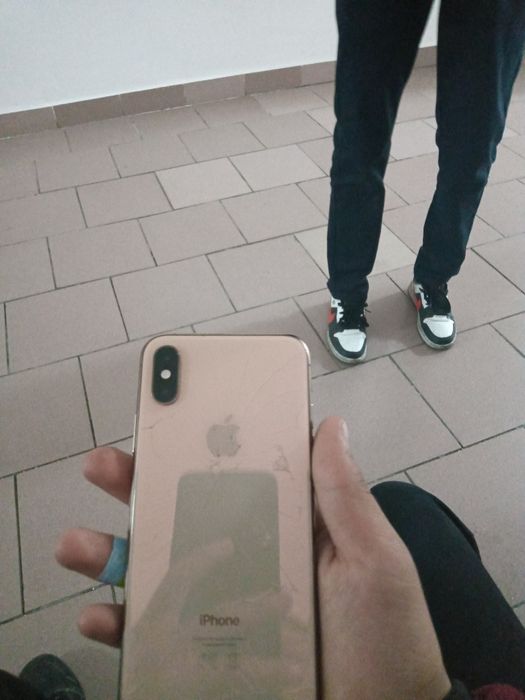 Iphone Xs  64гб 100акб