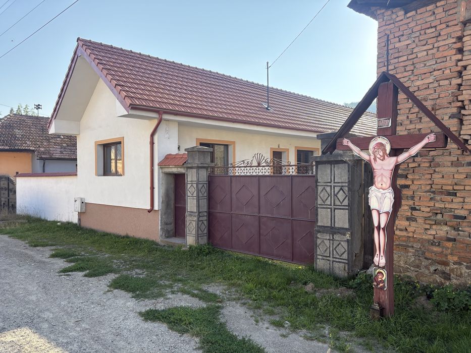 Casa sinca noua situata la DN 73 in centrul comunei